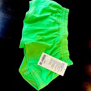 Lululemon Hotty Hot 2.5 size 6 NWT